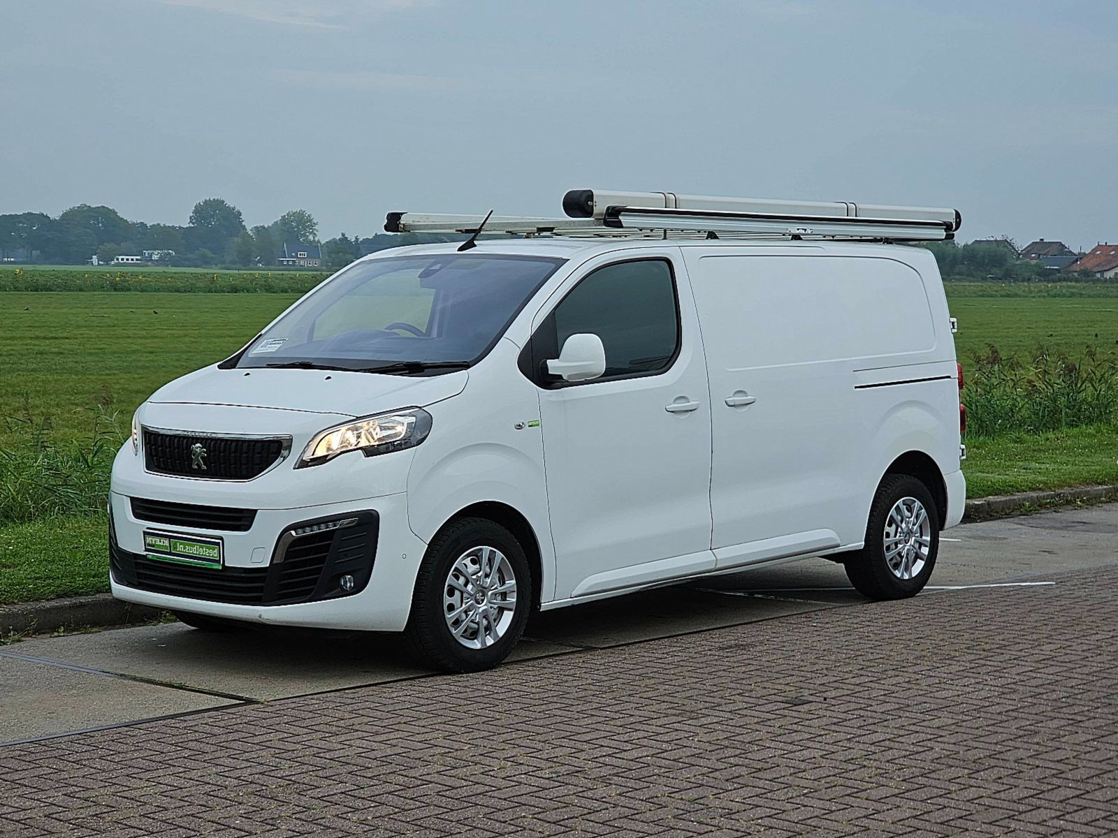 dimension-peugeot-expert