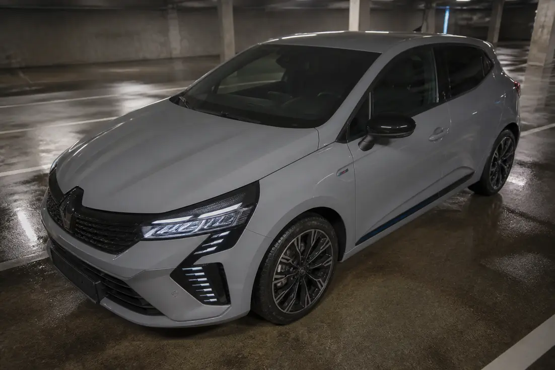 Clio 5 Gris Nardo : quels sont ses atouts et faiblesses pour 2026 ?