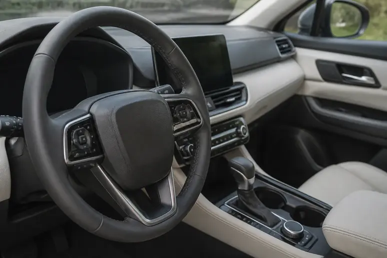 Illustration de l’habitacle d’un SUV, sans valeur de fiche technique constructeur